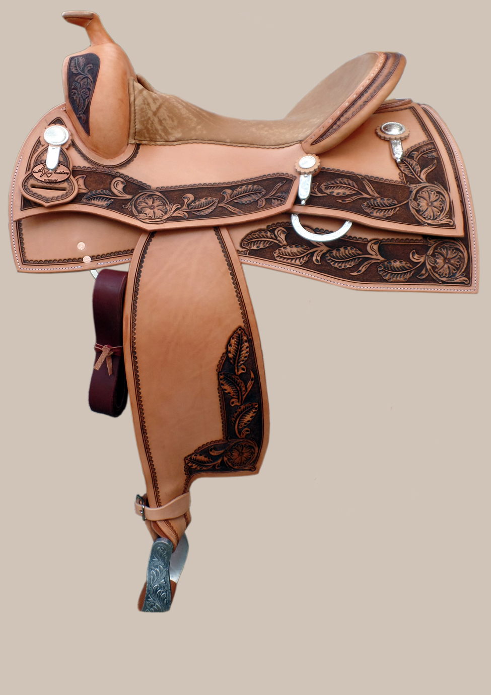 Showsattel mit blumenpunzierung